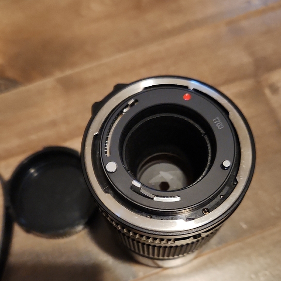 Canon FD 135mm f/3.5 Lens - Picture 2 of 5